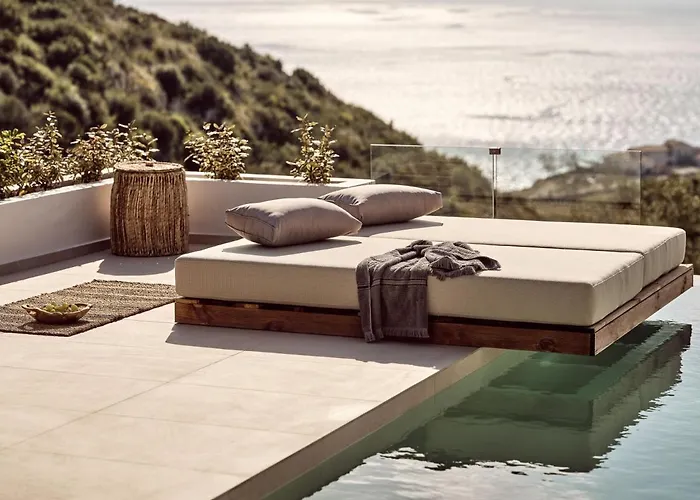 The Sall Complex A - Open Plan With Private Pool Apartment