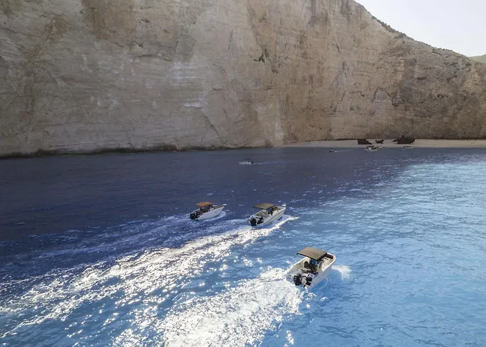 The Sall Complex A - Open Plan With Private Pool *