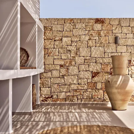 The Sall Complex A - Open Plan With Private Pool *